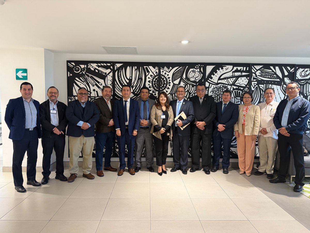 @CCIE se reune con funcionarios de <a href="/SATGT/">SAT Guatemala</a> en seguimiento a los comentarios trasladados al #CAUCA y #RECAUCA. El trabajo publico-privado coordinado nos permite construir la región en la que todos quieres vivir #Centroamérica #Integración <a href="/FEDEPRICAP_CA/">FEDEPRICAP</a> <a href="/fecamco/">FECAMCO</a> <a href="/Fecaica_/">FECAICA</a>