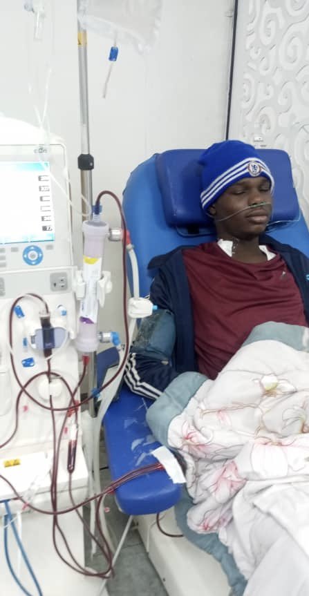 Mekosila1's tweet photo. Izunna Kidney Transplant Update

Dear  @NIUKCommunity 

Izunna my 19-year-old nephew is currently placed on oxygen support at Zenith Medical &amp; Kidney Centre, ABJ as he struggles to breathe.

The good news is that a donor has been found and is undergoing necessary tests.
#Charity https://t.co/LM8sgnMTCG
