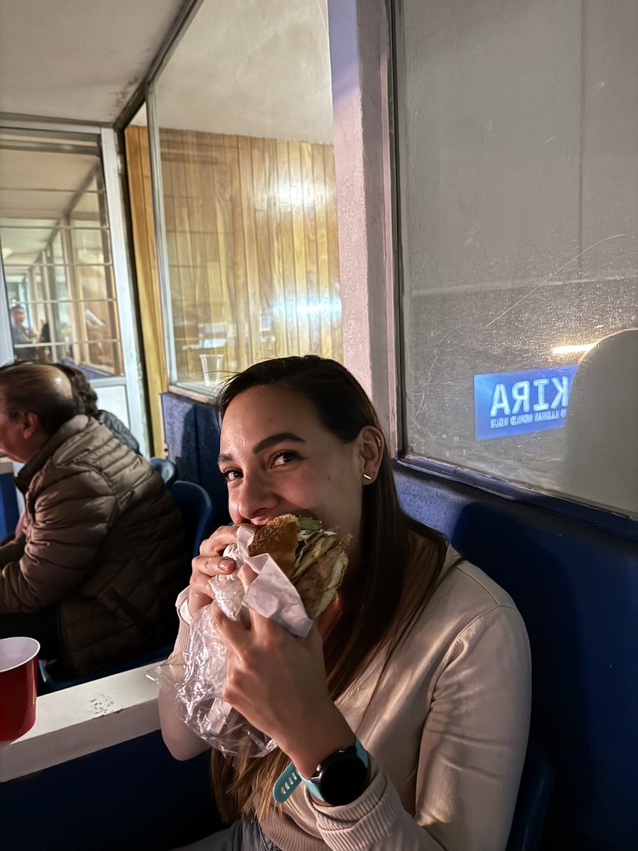 La Cemita Runner tweet media