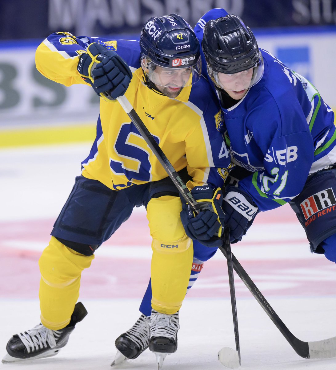 Straffseger (2-1) i Scaniarinken i genrepet mot BIK. Det var både tjurigt och tajt, en försmak på fredagens premiärmatch💪

Målskyttar: Karl Sterner &amp; Jonas Ahnelöv

🏟️ Har du inte bokat biljett till fredagens seriepremiär är det hög tid att göra det nu: sskbiljett.se