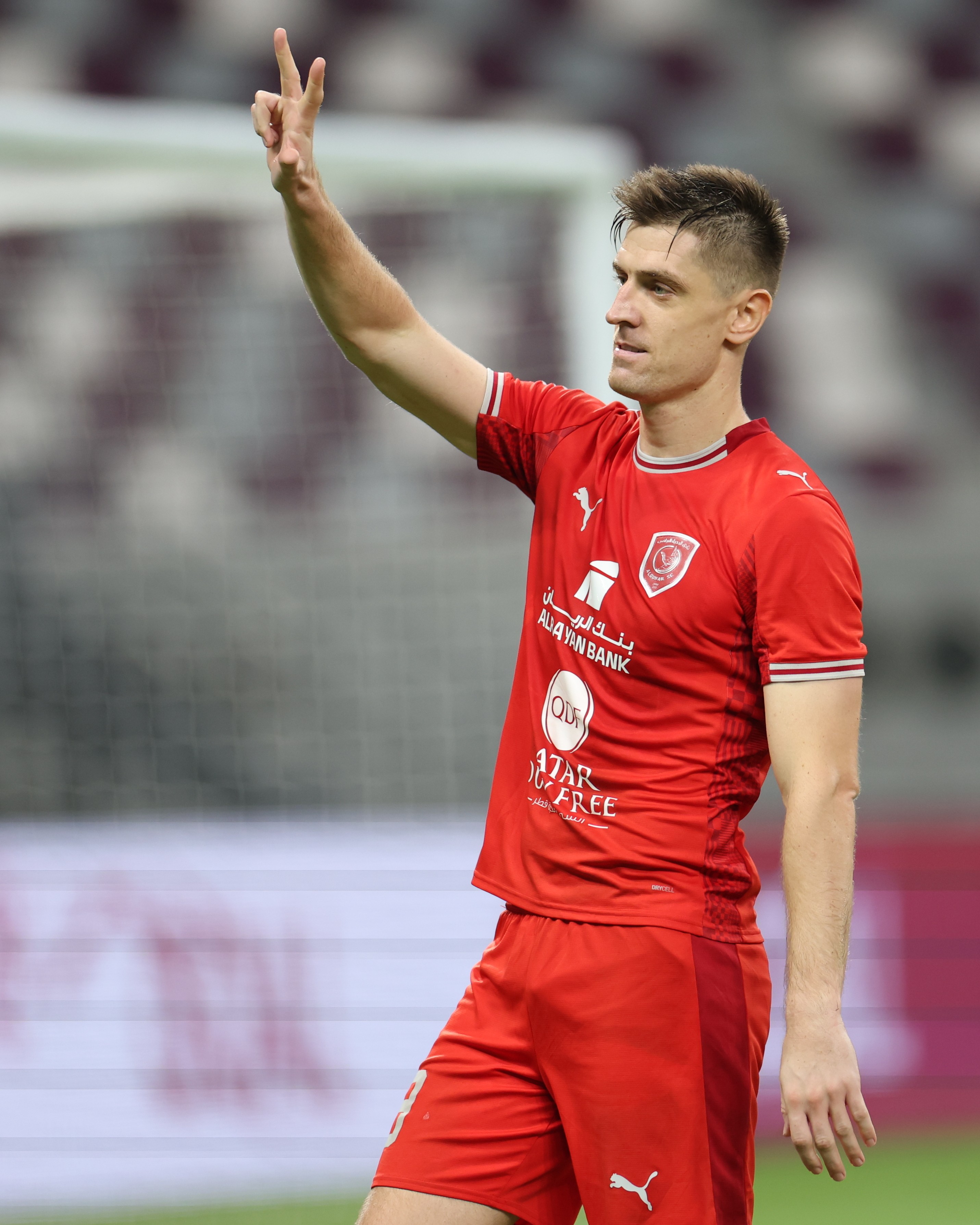 احتفال بيونتيك بالهاتريك (إكس)