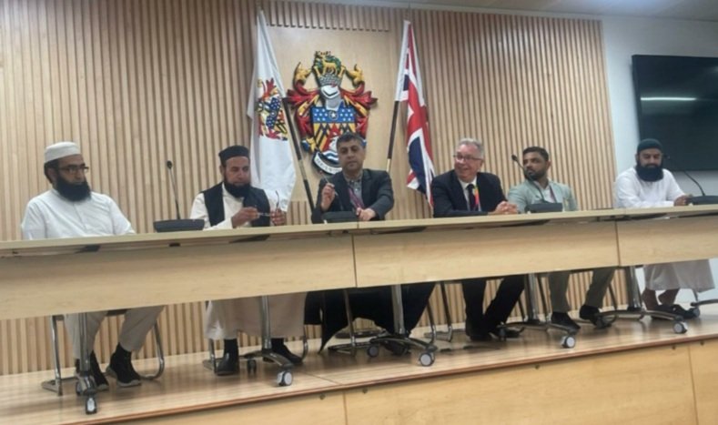 CllrFiza's tweet image. Pleased to be part of #milad1500  event #Slough #StrengthInUnity #Unity #Cohesion #UnityInDiversity
 #MiladunNabi2025 @ujalaslough #FaizanEMadinah #SMT