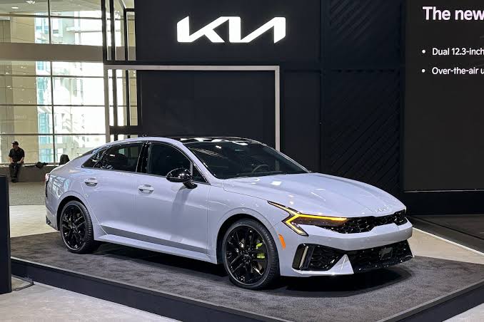 average_boy_01's tweet image. .