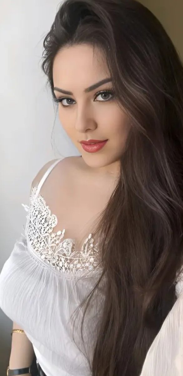 المسااء جميل بصحبه احبتي.. 
يسعد قلوبكم..