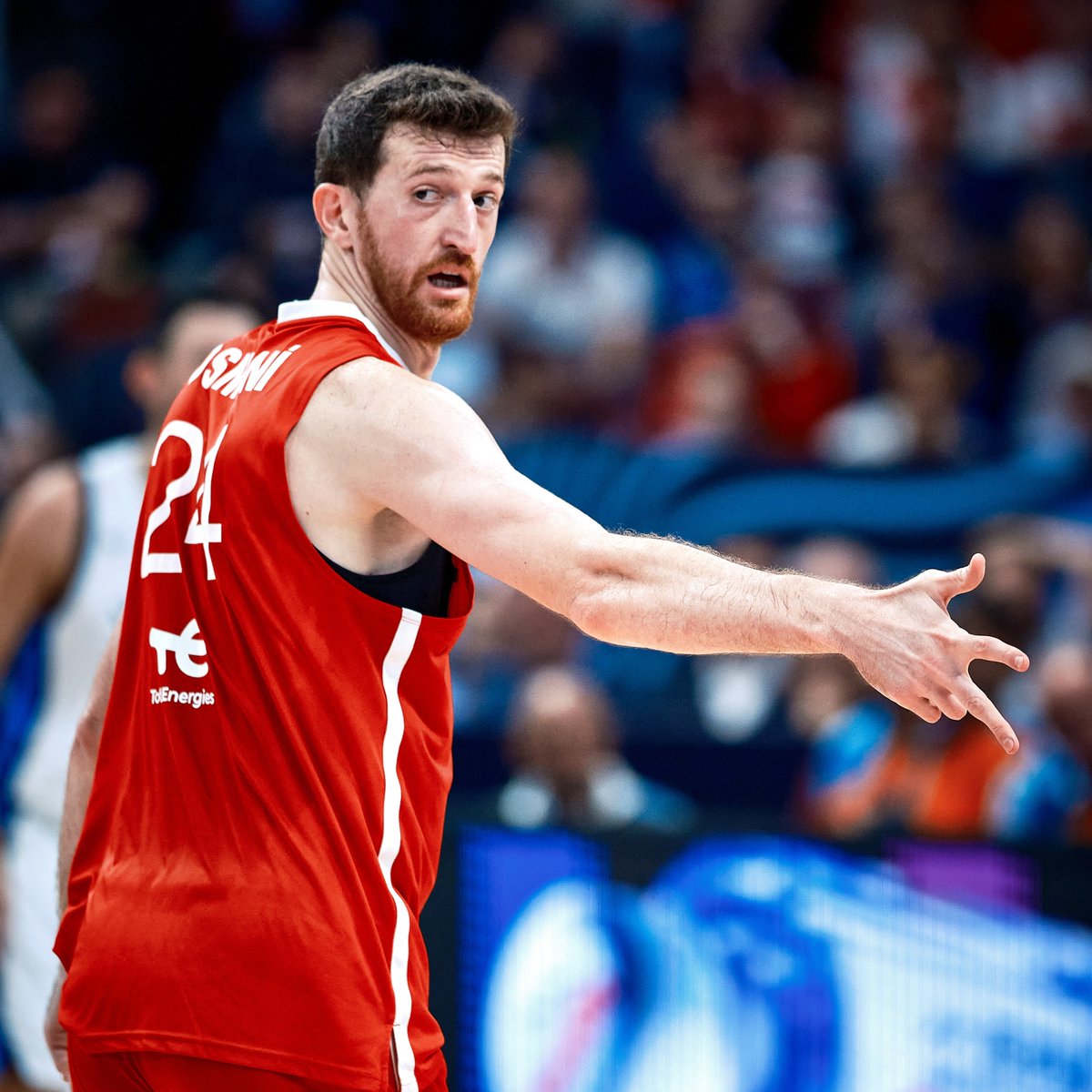 Ercan Osmani, now you know. 🇹🇷

📊 25 PTS | 10/13 FG | 5/7 3P | 5 REB (and counting)

#EuroBasket | #MakeYourMark