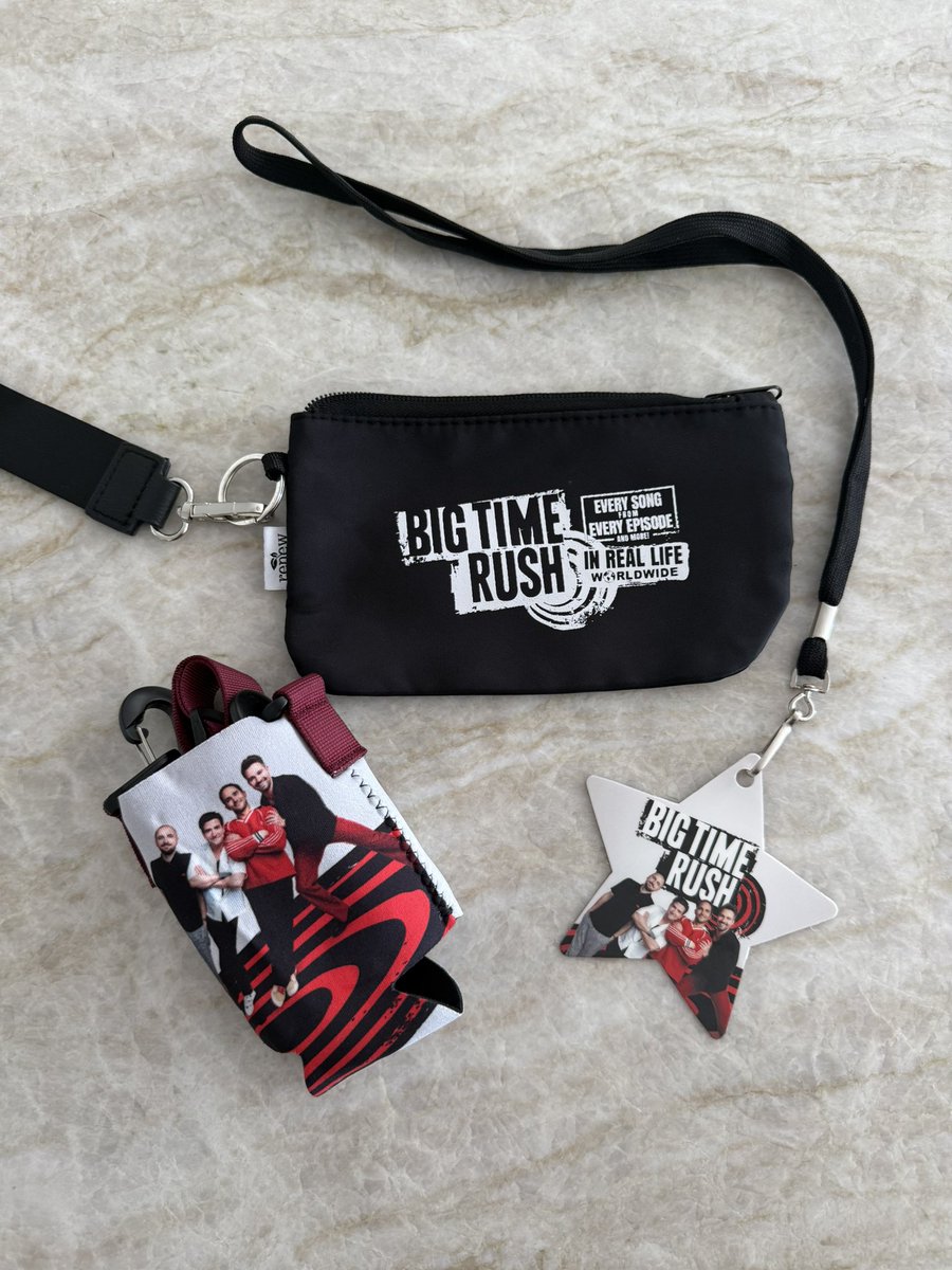 hi friends! doing a little giveaway for a couple of the big night vip package goodies from tour this summer! retweet to enter by monday 9/15 and i will choose a winner and ship to you 🤍