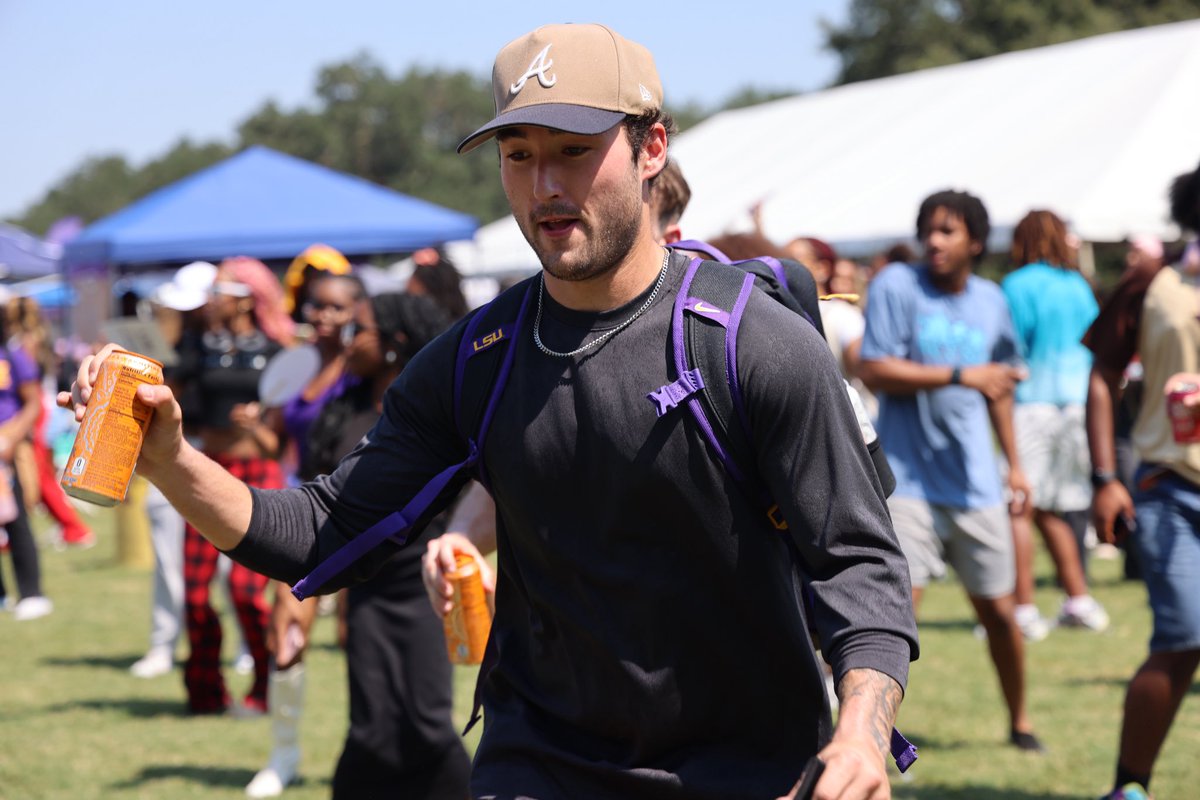 LSU Residential Life tweet media