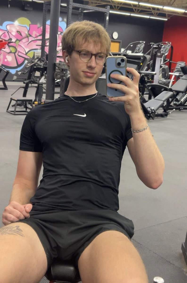 chest says hi