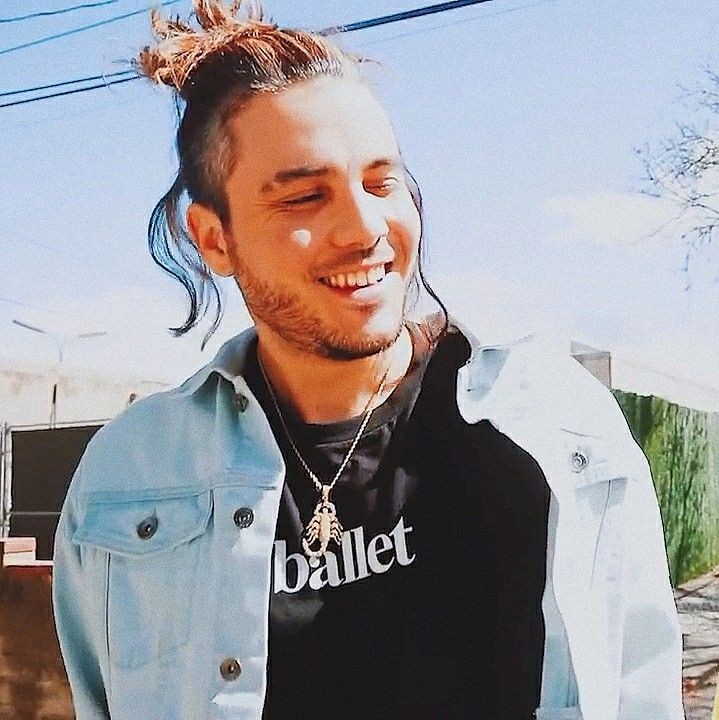 kari (@clintonsphases) on Twitter photo i love his smile so much he's so cute 🥹 i love his smile so much he's so cute 🥹