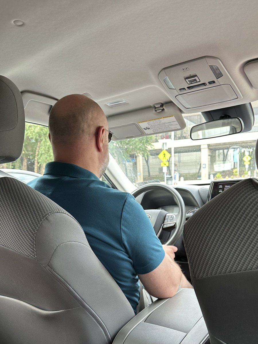 Landed in Philly and our Uber driver has a rating of 4.99 stars across 33,500 (!!!) career trips.

Generational talent?