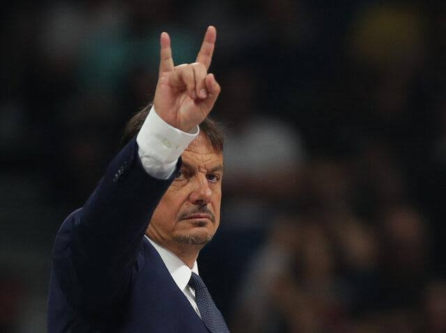 Ergin Ataman: 
"Türkiye ve Türk Bayrağına zaafım var."

Galibiyet Yunanlılara ve içimizdeki Yunanlılara ders olsun..
#12DevAdam