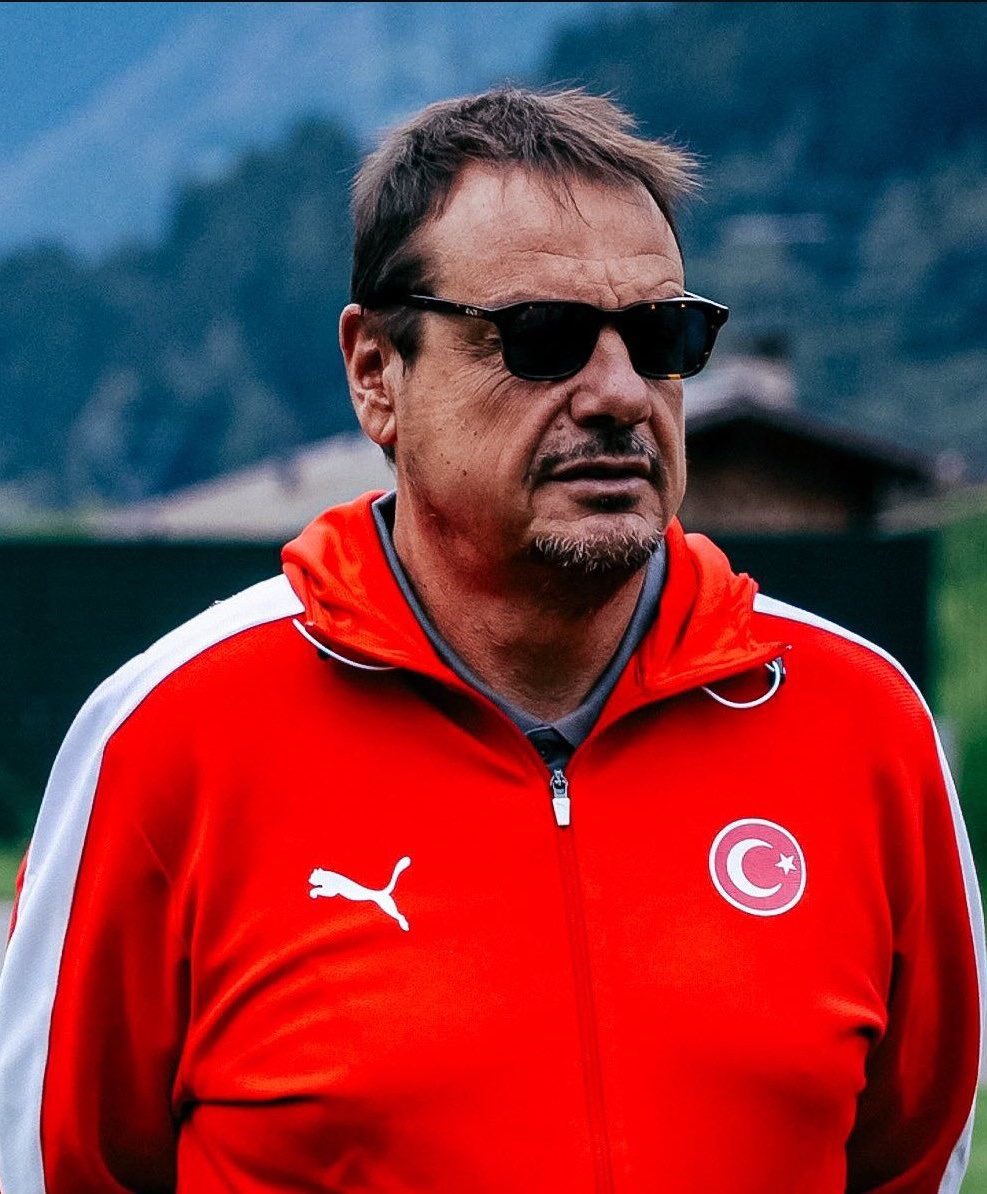 Milli takıma basketbolcu göndermediği için Fenerbahçe’ye teşekkür ederiz… 😎

Finaldeyiz! 🇹🇷🇹🇷🇹🇷