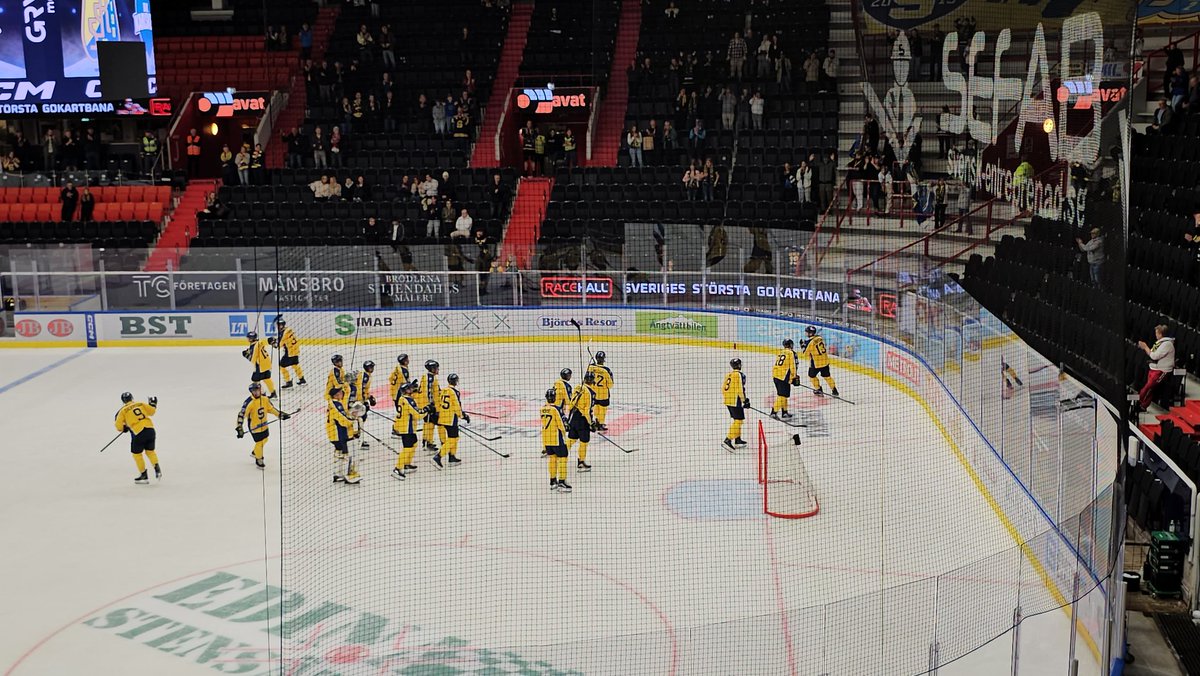 Vårt kära <a href="/SodertaljeSK/">Södertälje Sportklubb</a> besegrade Karlskoga med 2-1 efter straffar i den sista träningsmatchen. Jonas Ahnelöv satte den avgörande straffen. Nu är det bara en vecka kvar till seriepremiären hemma i Templet, även då mot Karlskoga. Då börjar resan. Alla till Templet! 💙💛 #twittssk