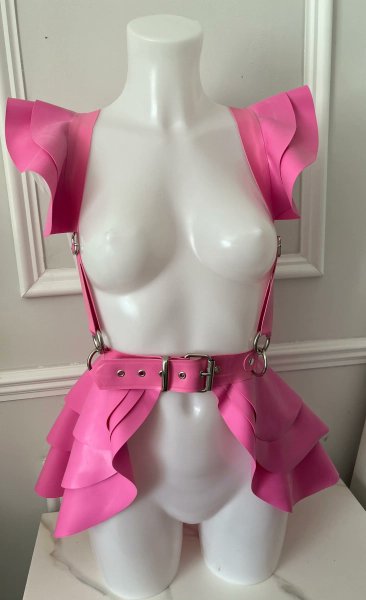 I just received Ruffle brace peplum belt from Michael via Throne. Thank you! throne.com/ccecilia #Wishlist #Throne
