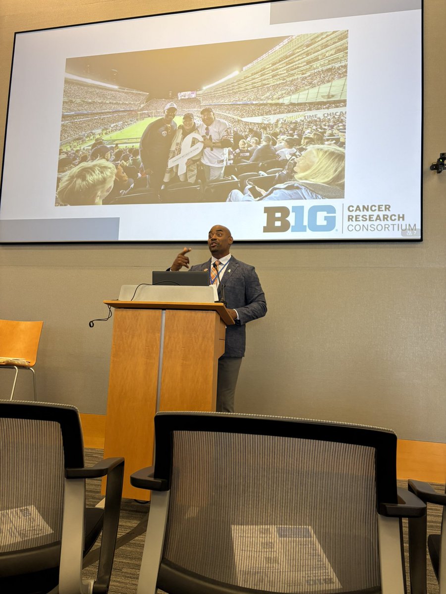 KariWisinski_MD's tweet image. Great @BigTenCRC summit today. Advancing cancer research collaboration across the growing BigTen (now 18!) team. Honoring colleagues including @UWCarbone ‘s Dr. Bailey, inspired by @chrisdraft and meeting new members.