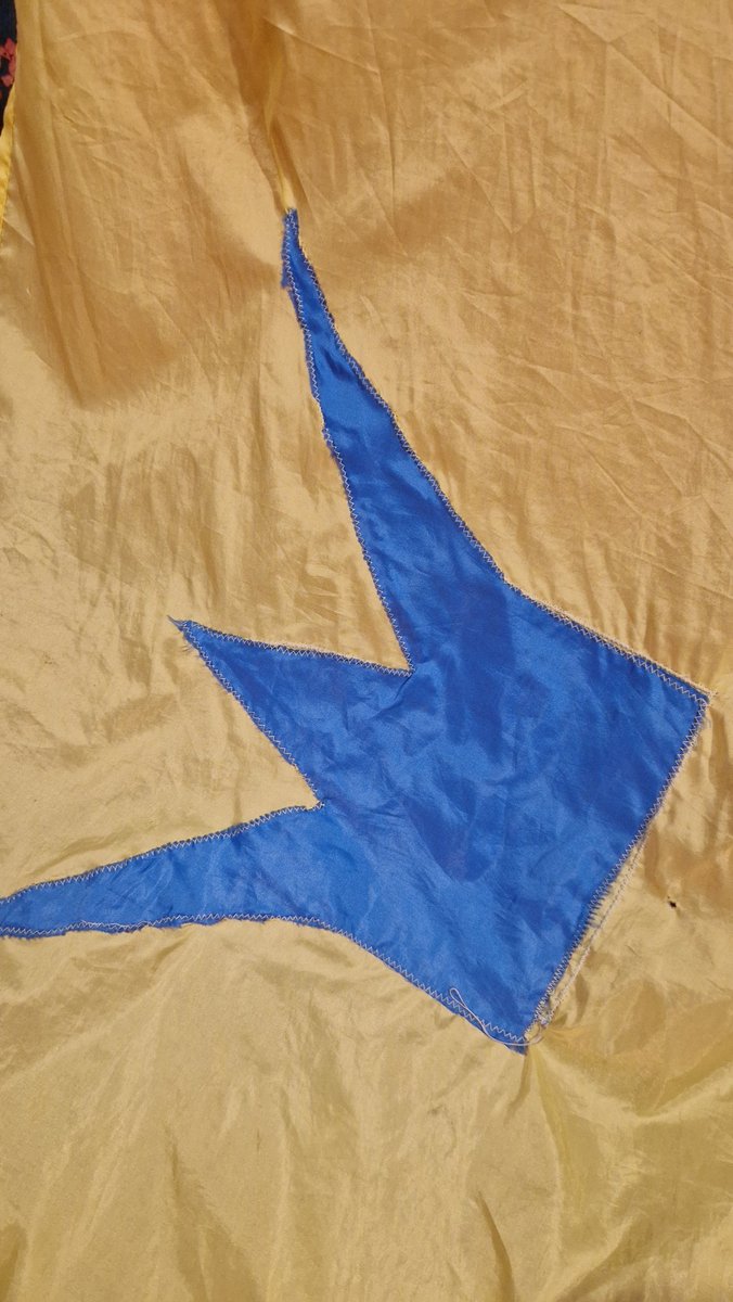 seamusmcquaid's tweet image. Got this gave to me recently,  and absolutely fantastic flag which was handmade for some of clare greatest days .. If this flag could tell stories  . #AllIrelandHurlingFinal #wearethebanner