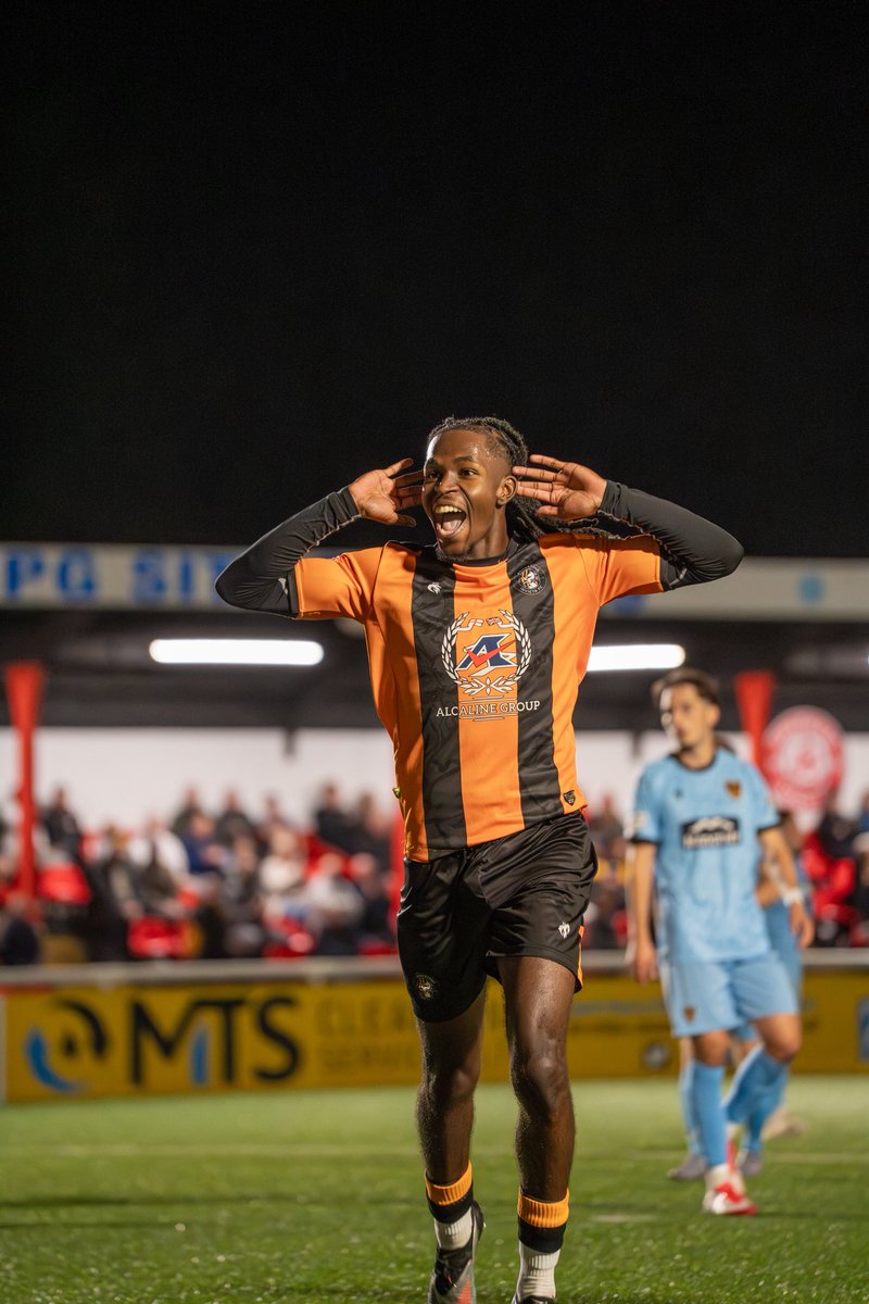 Enjoy that 45, Seasiders?

📸 <a href="/sharnvisuals/">SharnVisuals</a> 

#fifc | 🟠⚫️