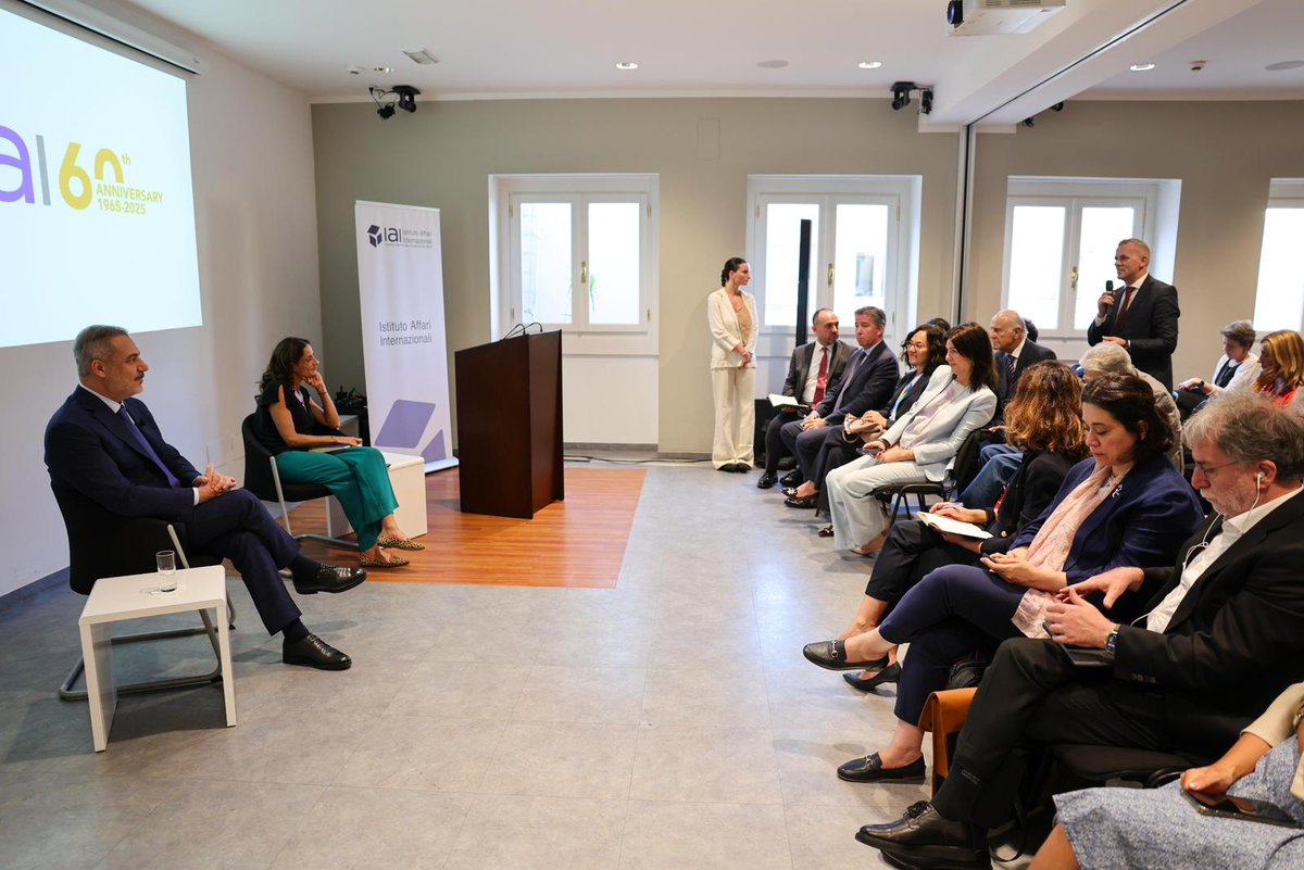 Bakanımız <a href="/HakanFidan/">Hakan Fidan</a>, İtalya ziyareti kapsamında, Uluslararası İlişkiler Enstitüsü’nde (IAI) bir konuşma yaptı.