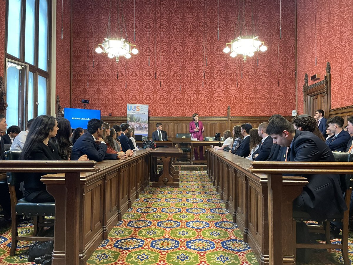 UJS_UK's tweet image. 70 Jewish student leaders joined us for our Year Launch Event in the Houses of Parliament this week. We were so grateful to hear from @sarahsackman MP about her leadership journey, being Jewish in politics, and her stories from Cambridge University Jewish Society!