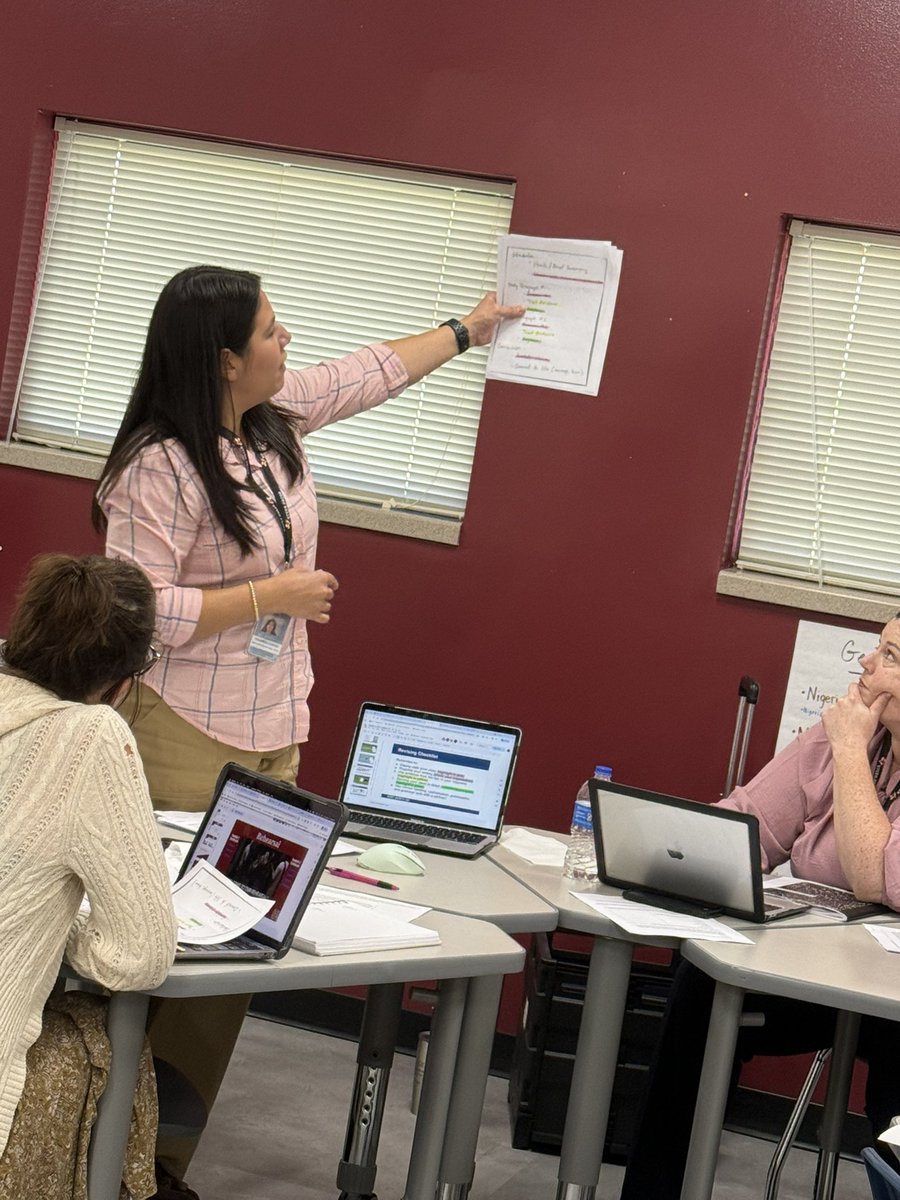 Jasma_Hayes's tweet image. English 2 teachers in PLC rehearsing how to teach students to compose and revise argumentative texts while providing one another with meaningful feedback to strengthen instruction. #ElevateEverything @mannydlc2 @AFBohannon @NorthSideFWISD