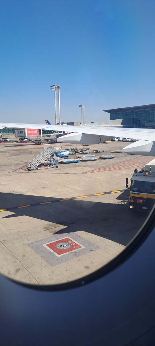 Ventanilla... 
A mis rodillas no les gusta esto