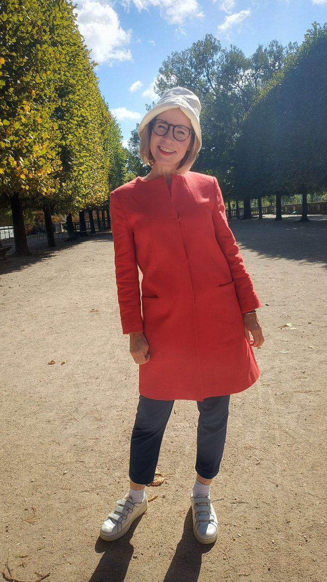 Lucy Worsley tweet media