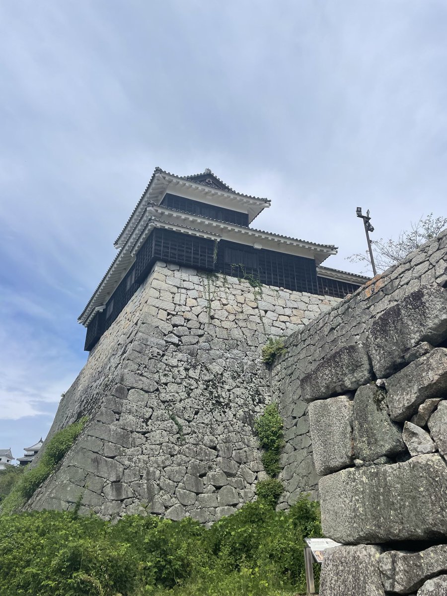 007fukuryu's tweet photo. 伊予　松山城

久しぶりにきました^_^

#日本100名城 #御城印 #松山城 #城巡り#石垣 https://t.co/agW2AmZ3fr