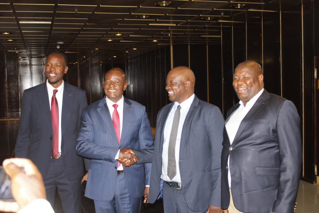 Albert T Mavunga tweet media