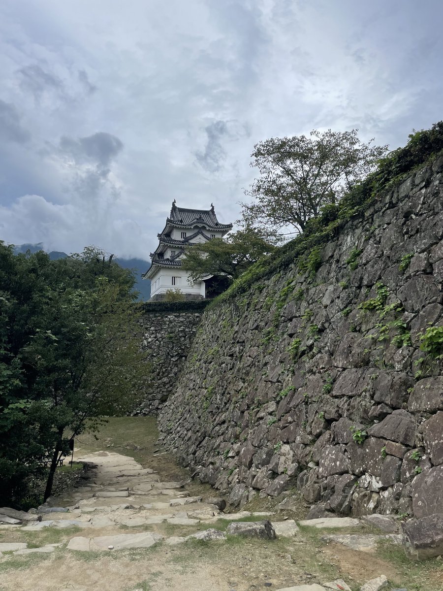 007fukuryu's tweet photo. 伊予　宇和島城

こちらもかなり久々の登城です。^_^

#日本100名城 #御城印 #宇和島城 #城巡り https://t.co/inVTIxCfWo