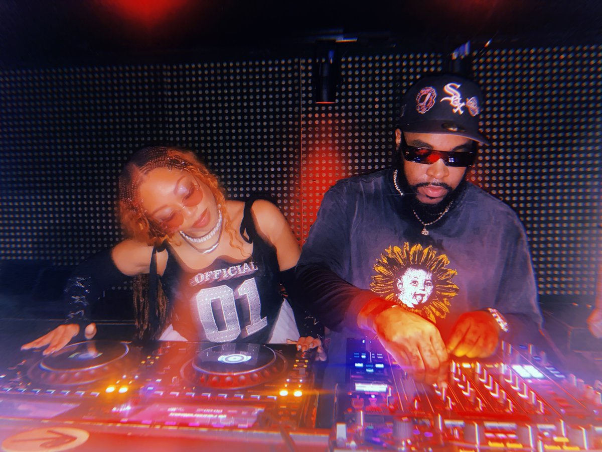 Played 1 of my favorite sets of 2025 last nite with 
<a href="/DjSliinkNJ/">DJSliink</a>  <a href="/233butler/">public records</a> 
 - absolute movie mode!!!!