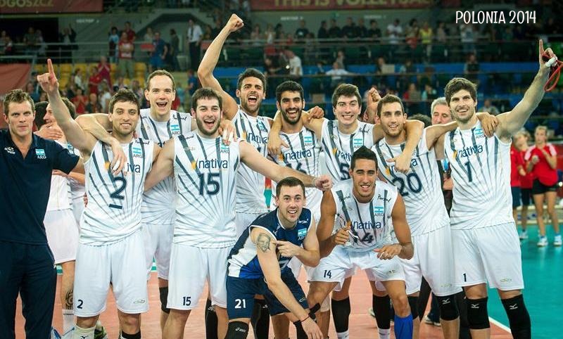 Luciano De Cecco record: ¡Jugará su 6⃣ Mundial!

Fue parte de Japón 2006 cuando sólo tenía 18 años y hoy a los 37, estará en Filipinas con asistencia perfecta

Japón 2006 ✅
Italia 2010 ✅
Polonia 2014 ✅
Italia/Bulgaria 2018 ✅
Polonia/Eslovenia 2022 ✅
🔜 Filipinas 2025
