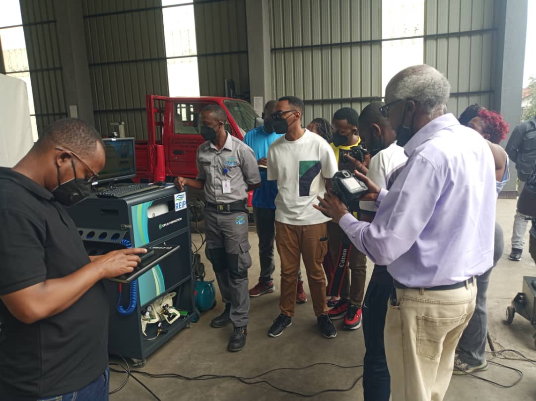 Today, <a href="/REMA_Rwanda/">Rwanda Environment Management Authority</a>  concluded its media tour aimed at raising public awareness on ozone layer protection and air quality at the Musanze Automobile Inspection Center.

#Environmental Journalists observed firsthand how vehicle smoke emissions are tested during inspection.