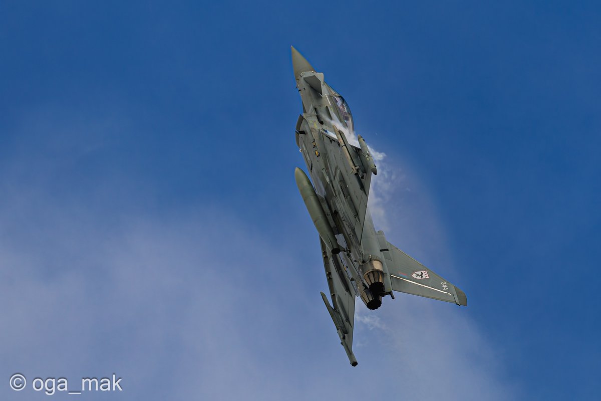 タイフーンFGR Mk4は、イギリス空軍の第4世代多用途戦闘機です。

✈️ZK344 - Eurofighter Typhoon FGR.4 (BS105) - Royal Air Force (RAF)🇬🇧

📷RAF Fairford (EGVA) UK 20-07-2025 14:23

#キヤノン #Canon #EOSR1 #EF500 #PureRAW5 #aviation #AvGeek #RAFFairford #RIAT2025 #RIAT25 #UK遠征2025