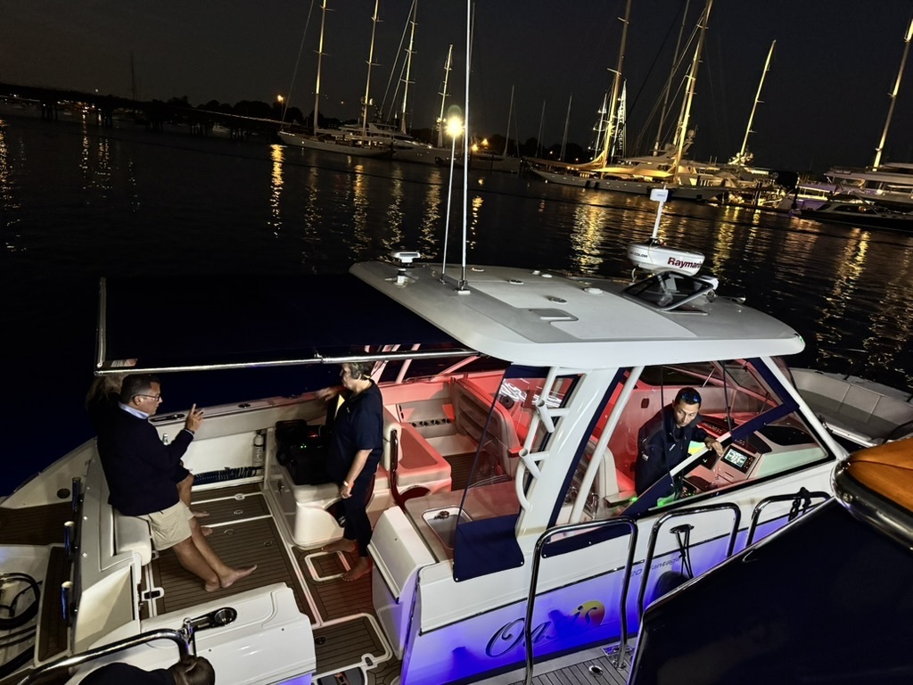 GetaLookout's tweet image. What a night at the @NewportBoatShow!

Thank you to everyone who joined us aboard Destination, the stunning 113&apos; Burger superyacht, to experience LOOKOUT’s marine vision in action. 

#MarineInnovation #BoatShow #LOOKOUT #NIBS2025 #MarineElectronics #SuperYachts