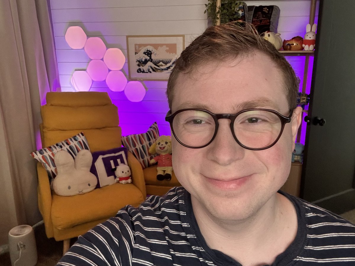 Happy Friday! We're causing chaos in Minecraft &amp; Fortnite.. get in here! 💅

twitch.tv/zestybestie