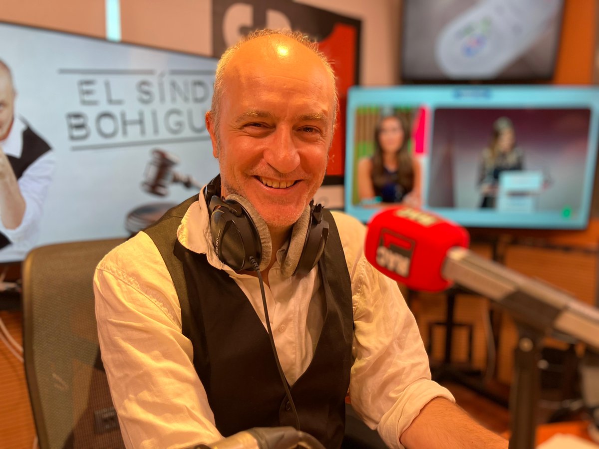 📢 Avui, capítol 2 d'"El síndic Bohigues"!

☎️ Tothom atent, que el <a href="/SenyorBohigues/">Senyor Bohigues</a> és el defensor i oïdor de l’oient.

📻rac1.cat/directe