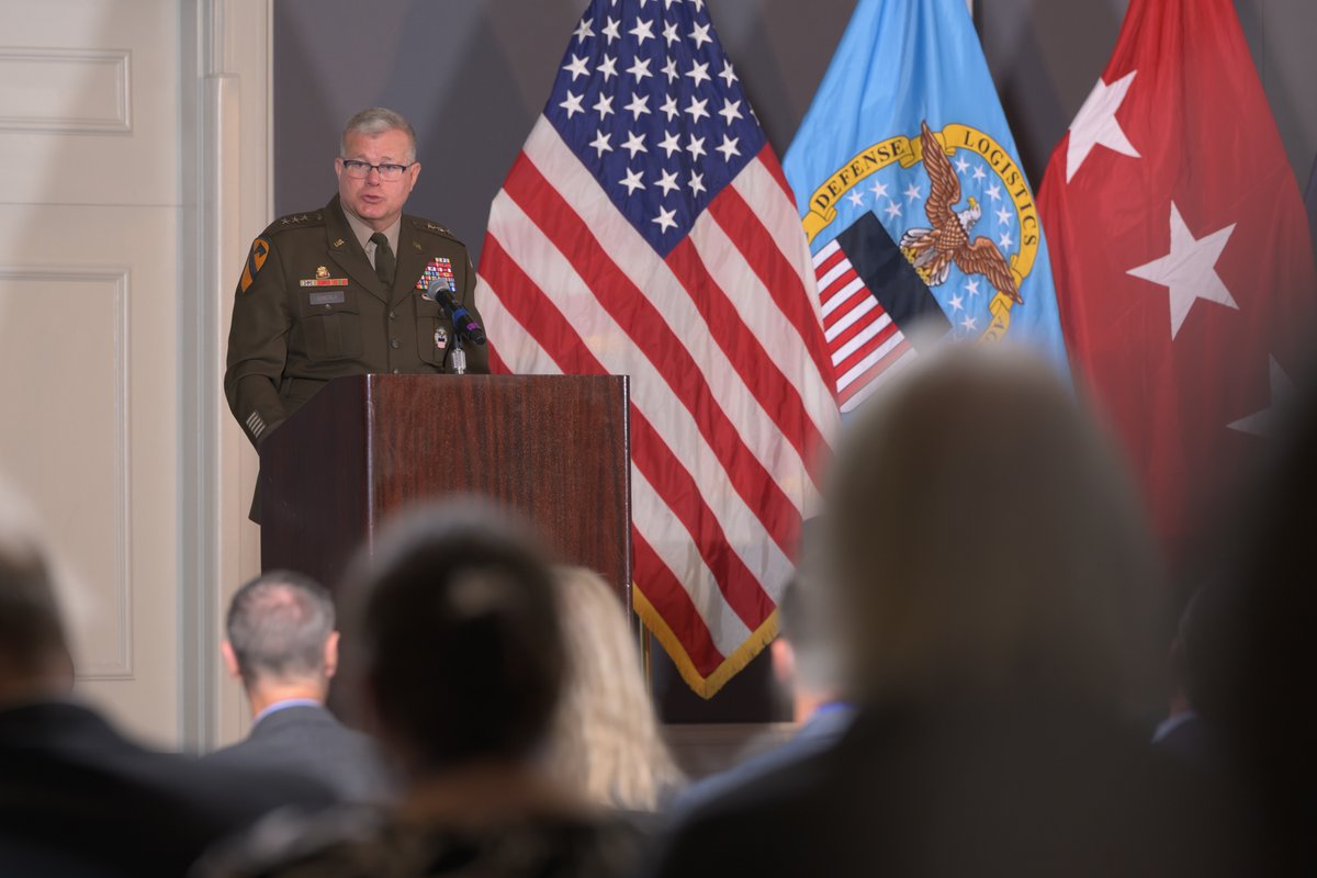 DLAMIL's tweet image. Nearly 1,000 participants from government, industry and academia joined #DLA’s 6th annual #IndustryColliderDay in Alexandria, Virginia.
🔗 Full recap here: dla.mil/About-DLA/News…
#ResearchandDevelopment #IndustryColliderDay #WarfighterAlways #LogisticsInnovation