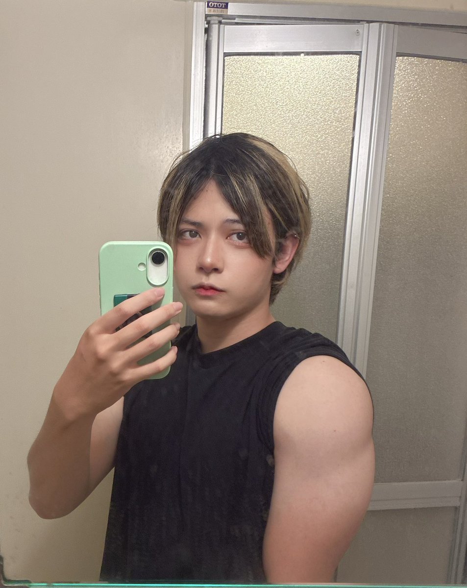 you_to_pair's tweet photo. 筋肉萎んだね、終わりです https://t.co/pbHWK8Z3Z8