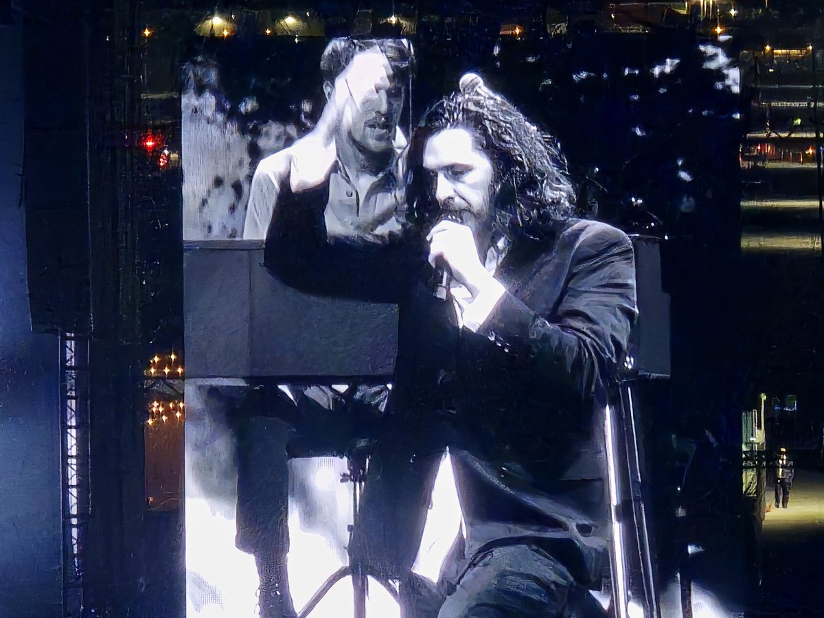 ideaspromax's tweet photo. Hosier live at TO.
I took some shots of big screen as he looked like Desperado to me.
#Hosier https://t.co/LrlHJd3vt1