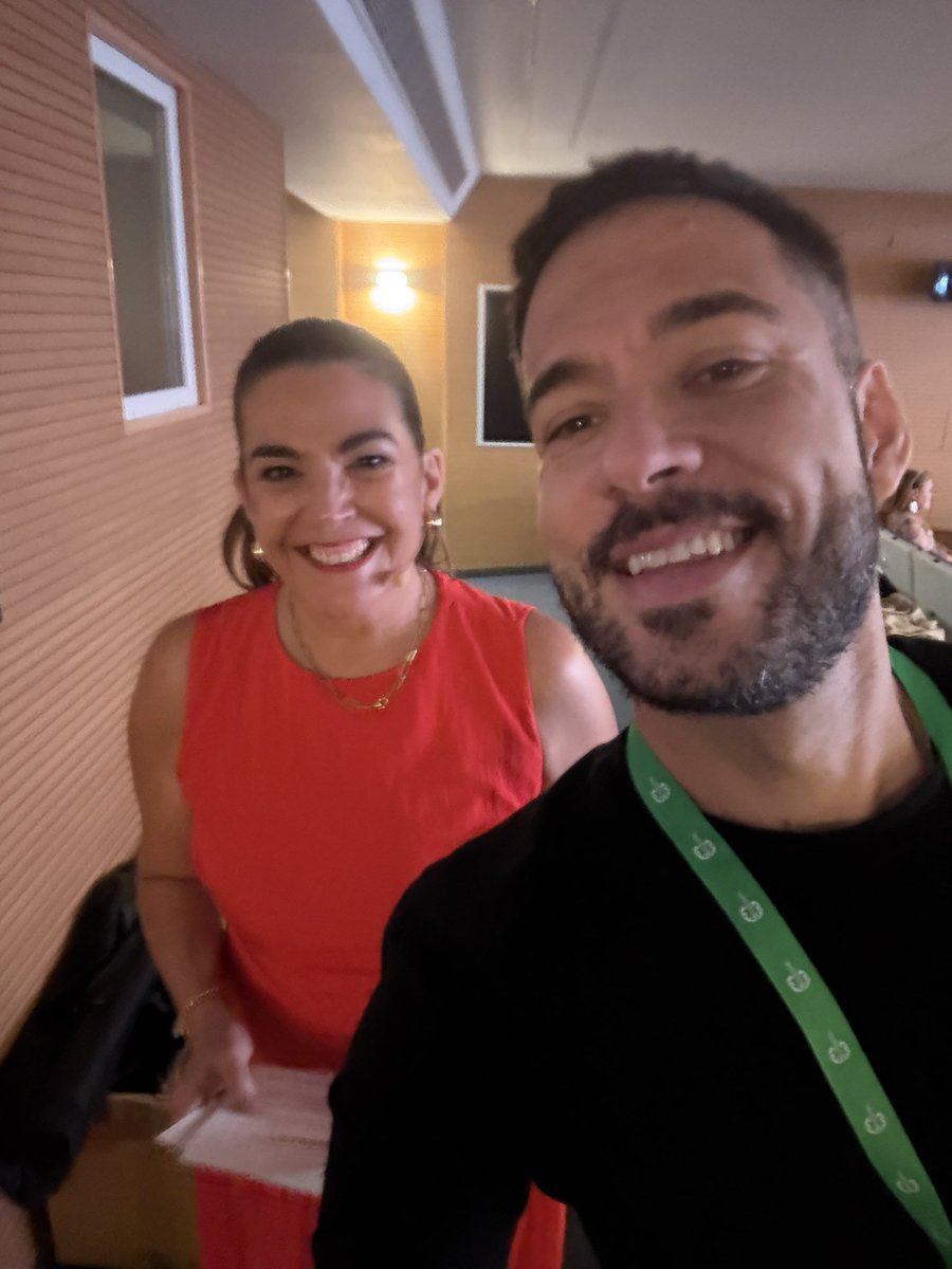 EnfermeroEnred's tweet photo. Un placer acompañar a @sedenered en #MigraConectados que se está realizando en el Hospital 12 de octubre en Madrid
Día de la #Migraña https://t.co/0xXZ0lVYea