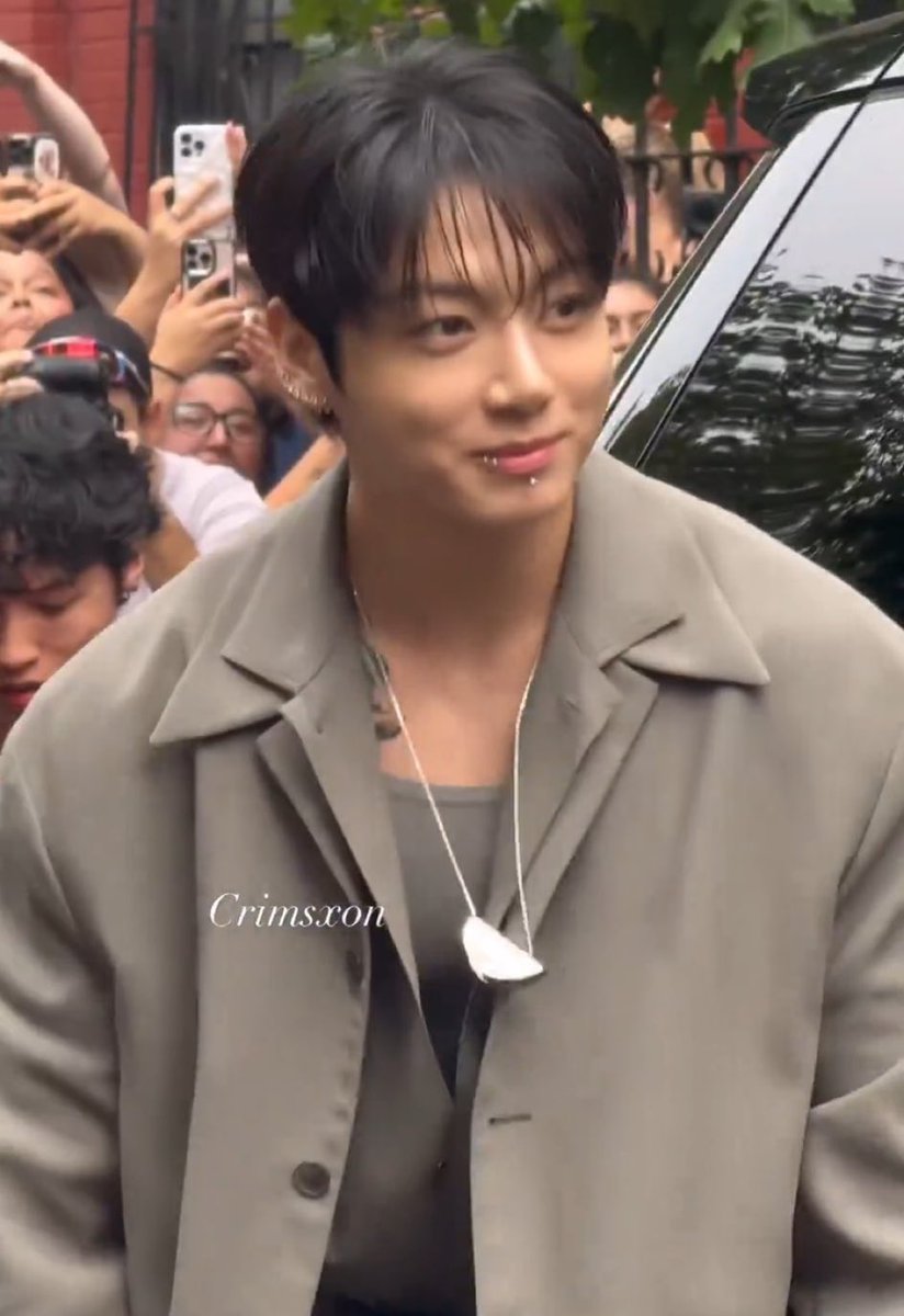 JJK_GUIDE's tweet photo. JUNGKOOK at @CalvinKlein SS26 NYFW

JUNGKOOK AT FASHION WEEK
#JUNGKOOKxCALVINKLEIN 
#JUNGKOOKxNYFW #NYFW https://t.co/aGowjvd8Ku