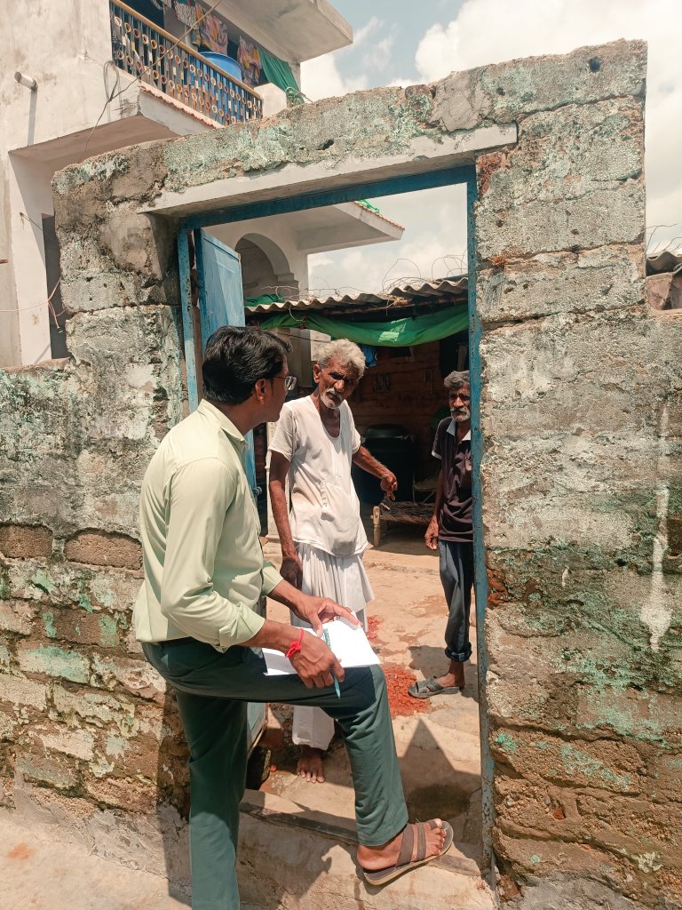 થરાદ તાલુકાના  નગરપાલિકાના પૂરગ્રસ્ત વિસ્તારમાં  ડોર ટુ ડોર સર્વેની કામગીરી કરવામાં આવી.
<a href="/Mam_Tharad/">Mamlatdar Tharad</a> 
<a href="/CollectorBK/">Collector & DM Banaskantha</a>