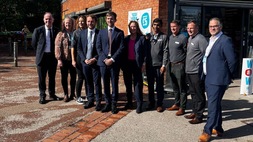 Emily Darlington MP (@emily4mk) on Twitter photo Showing off MK’s robots to <a href="/hmtreasury/">HM Treasury</a> <a href="/Dan4Barnet/">Dan Tomlinson MP</a> with <a href="/chriscurtis94/">Chris Curtis MP</a> <a href="/_CallumAnderson/">Callum Anderson MP</a> and <a href="/Pete_Marland/">Pete Marland</a> at Great Linford Local Centre in MK while chatting pro-growth tax reform for small businesses
Read about it: mkfm.com/news/local-new… Showing off MK’s robots to <a href="/hmtreasury/">HM Treasury</a> <a href="/Dan4Barnet/">Dan Tomlinson MP</a> with <a href="/chriscurtis94/">Chris Curtis MP</a> <a href="/_CallumAnderson/">Callum Anderson MP</a> and <a href="/Pete_Marland/">Pete Marland</a> at Great Linford Local Centre in MK while chatting pro-growth tax reform for small businesses
Read about it: mkfm.com/news/local-new…