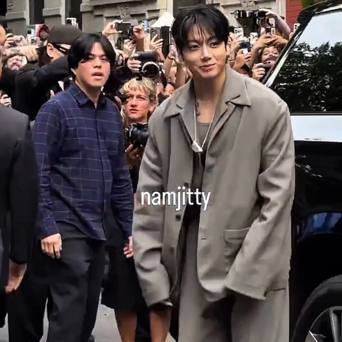 JUNGKOOK LOOKS SO GOOD 😭😭

#JungkookForCalvinKlein #NYFW