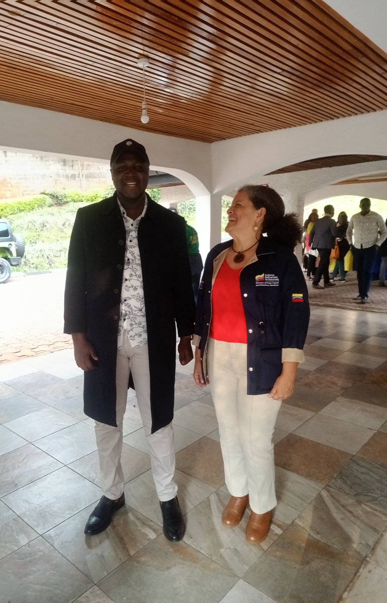 I met H.E. Moravia Peralta Hernández, the Venezuelan Ambassador to Kenya. Since 2012, I have been a strong advocate for Venezuelan sovereignty, inspired by the impactful legacy of Hugo Chavez’s social programs that transformed countless lives.
#HandsOfVenezuela #chavista