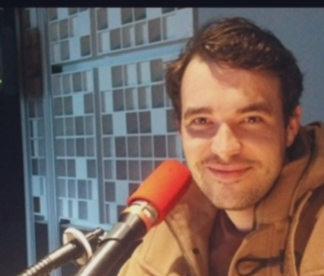 Christophe Gleizes, journaliste français, spécialisé dans le sport, condamné arbitrairement le 29 juin 2025 à 7 ans d'emprisonnement par la dictature algérienne. 

Christophe Gleizes est en vérité otage de la voyoucratie algérienne. 
Faut-il continuer à s’écraser ?