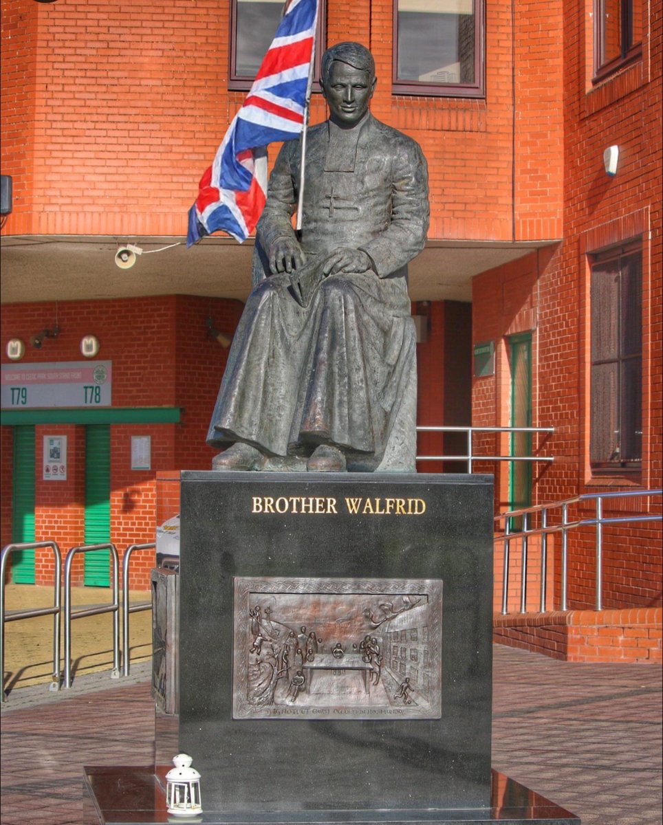 The Union Jack proudly flying on Brother Walfrid at Celtic Park as part of the #RaiseTheColours movement. 🇬🇧 

Fair play to the Unionist Celtic board who clearly have had enough of the Green Bridage etc. trying to dictate the rules. The simpletons have been told GSTK 🫡