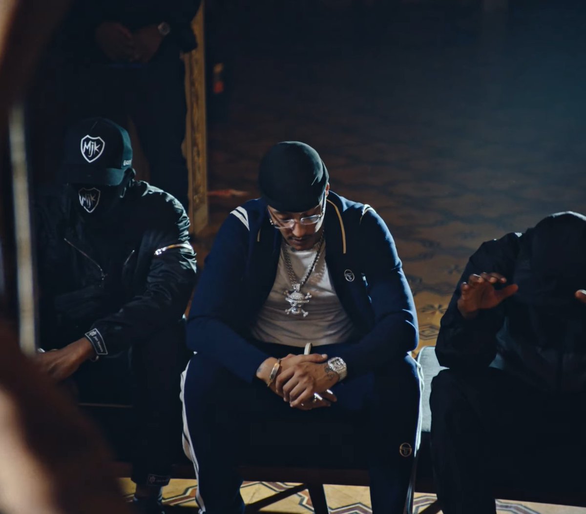 maevar47's tweet photo. incroyable le clip #freezecorleone #jrk19 https://t.co/NZ2ylDgPIM
