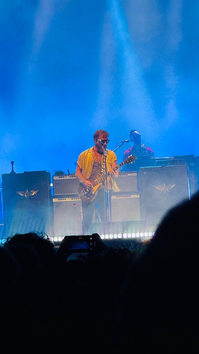 Not_mai_neim's tweet image. Ayer vi y a The Black Keys, me gustó demasiado #PoderosoTriunfando