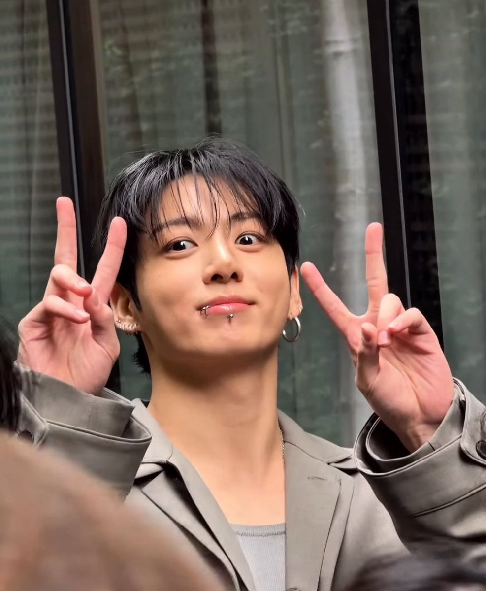 کیوت🤏🏻😭

JUNGKOOK x CALVIN KLEIN
#JUNGKOOKxCALVINKLEIN
#JungkookForCalvinKlein